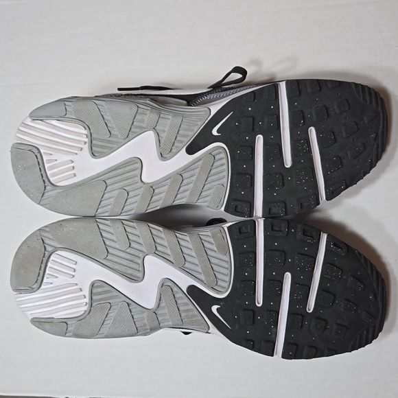 Nike Air Max Excee FN7304-001 Black/Cool Grey/Wolf Grey/White - Picture 6 of 6